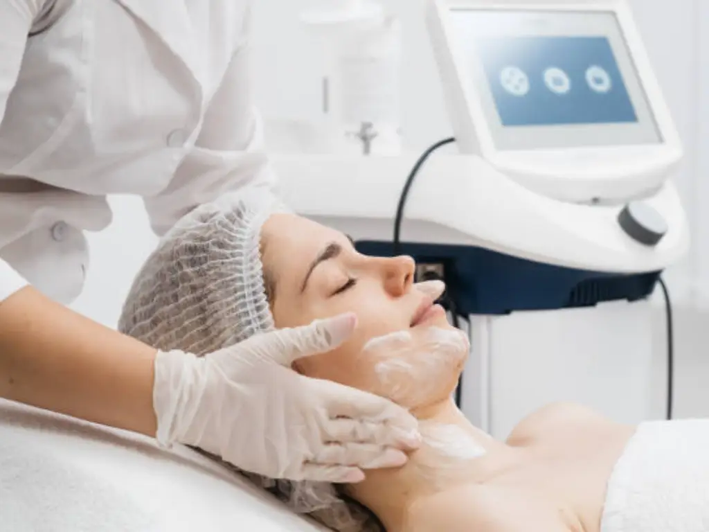 HydraFacial vs. Microdermoabrasión
