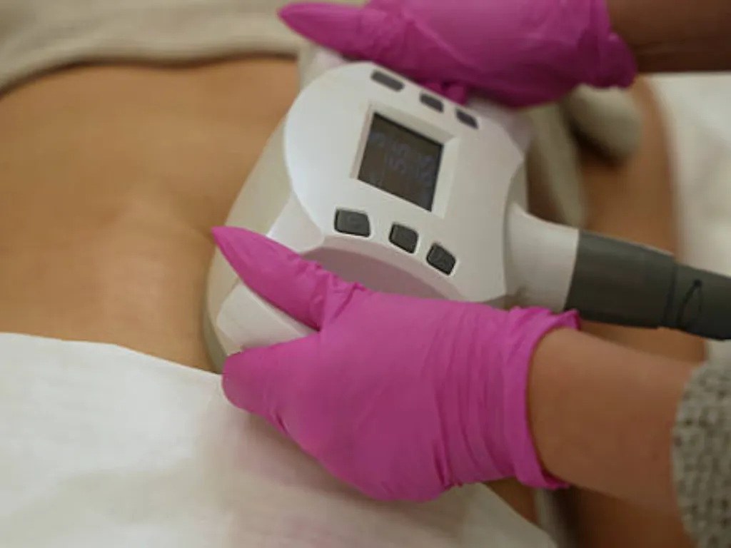 cavitation de l'estomac avant et après