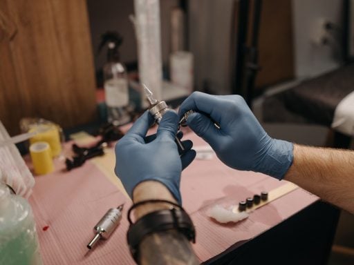 tatoeage machine schoonmaken